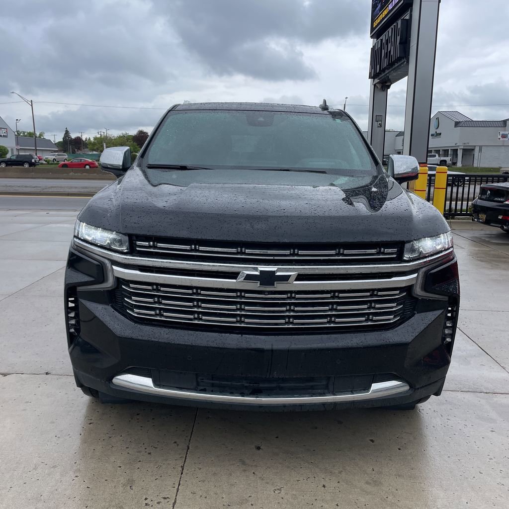 Used 2023 Chevrolet Tahoe Premier AWD/4WD image 2