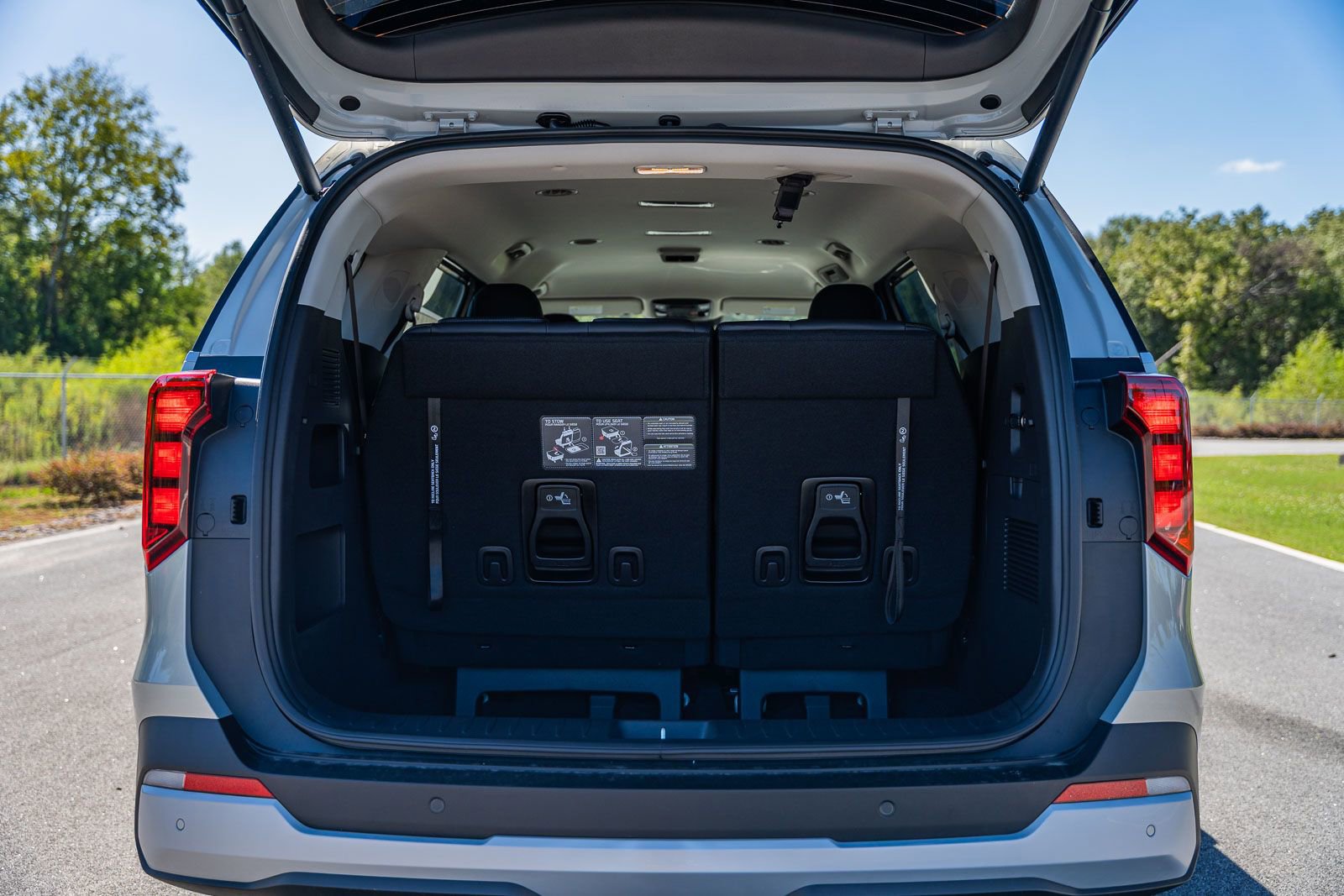 New 2026 Kia Carnival EX image 12