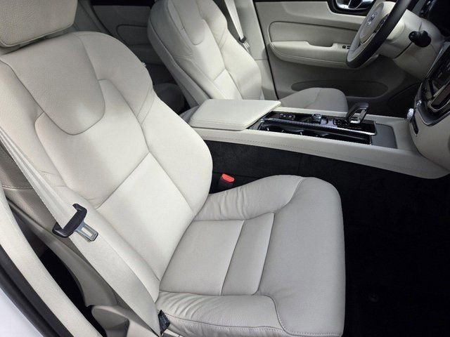 Used 2025 Volvo XC60 T8 Plus w/ Protection Package Premier image 15