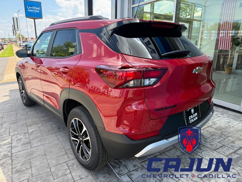 New 2026 Chevrolet TrailBlazer LT FWD image 2