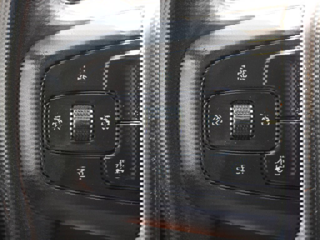 Used 2020 GMC Sierra 1500 Elevation w/ Elevation Value Package image 9