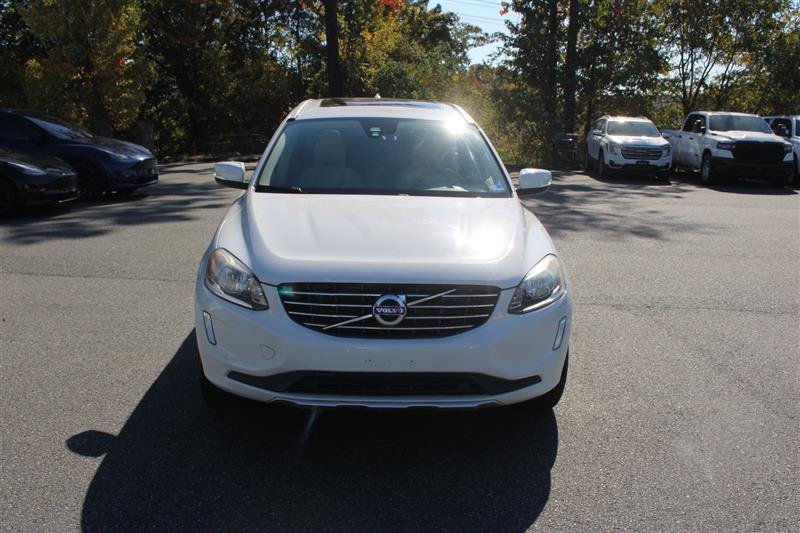Used 2015 Volvo XC60 T6 w/ Proximity Package AWD/4WD image 2