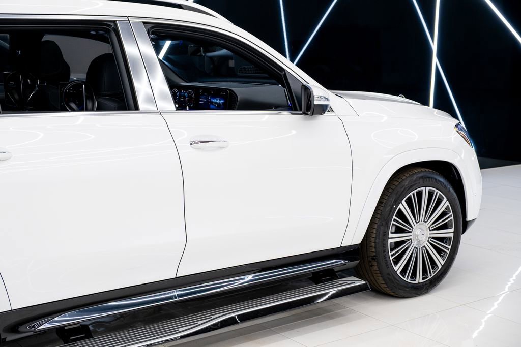 Used 2026 Mercedes-Benz Maybach GLS 600 4MATIC image 12