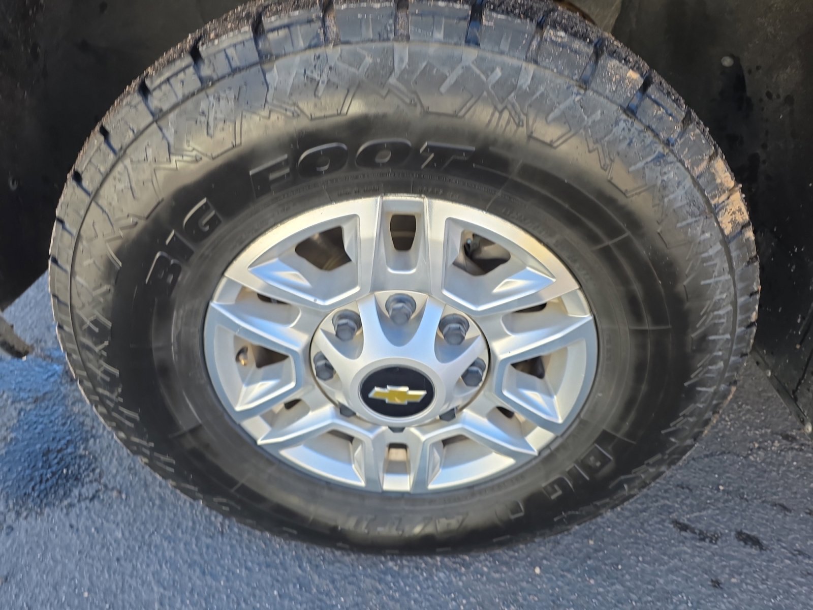 Used 2022 Chevrolet Silverado 2500 LT w/ Convenience Package image 11