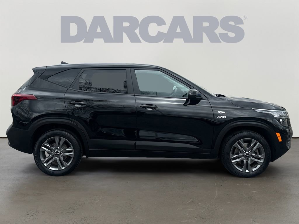 Used 2023 Kia Seltos LX image 8