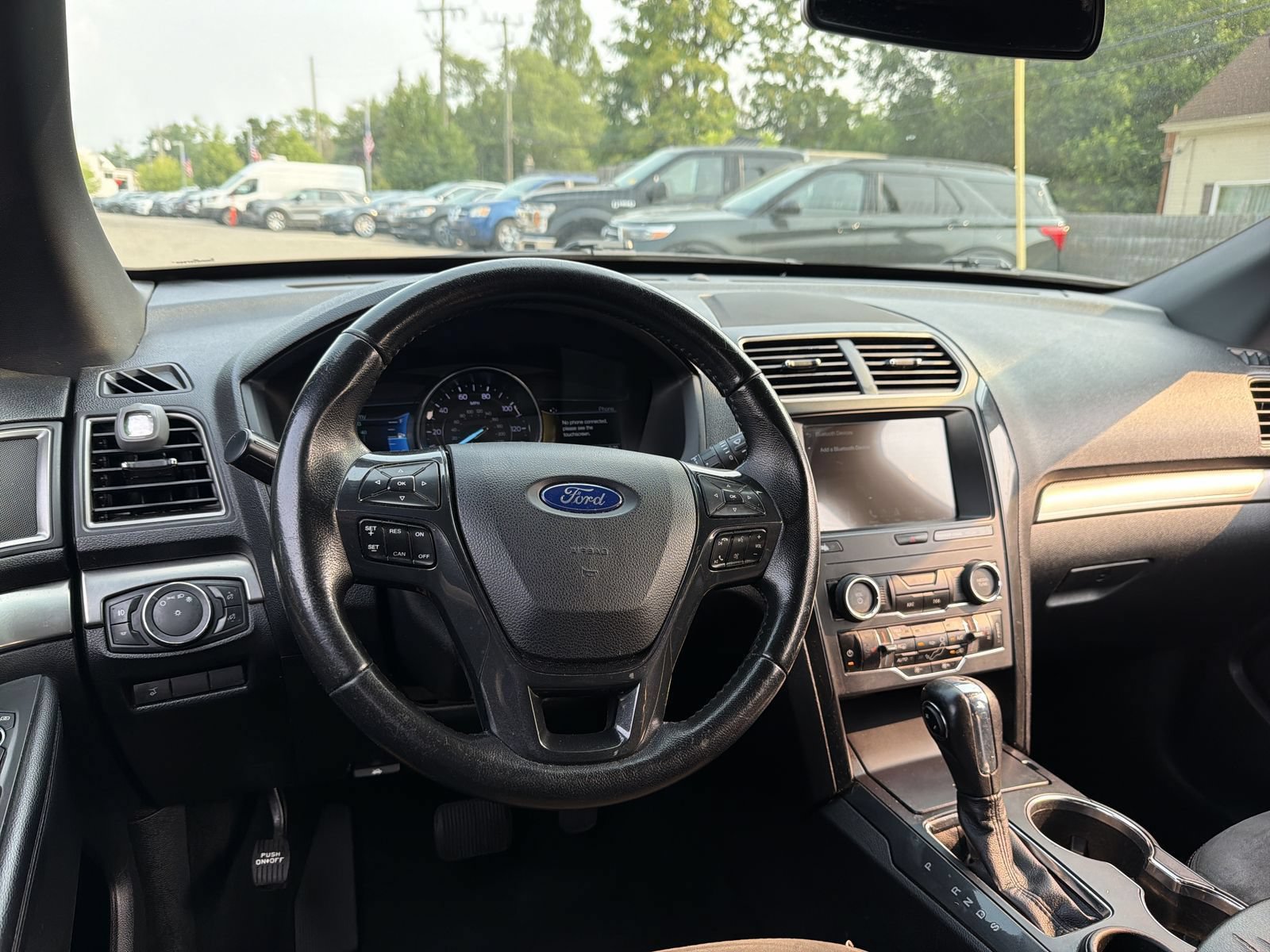 Used 2019 Ford Explorer XLT w/ Equipment Group 202A FWD image 16