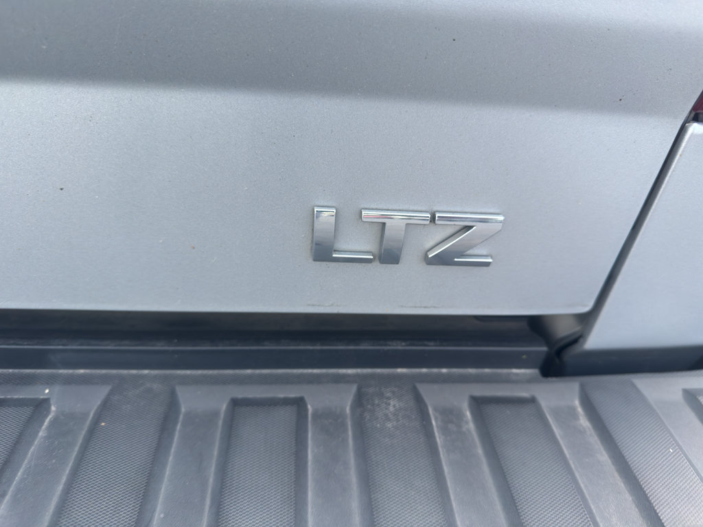 Used 2017 Chevrolet Silverado 1500 LTZ w/ Sport Package AWD/4WD image 8