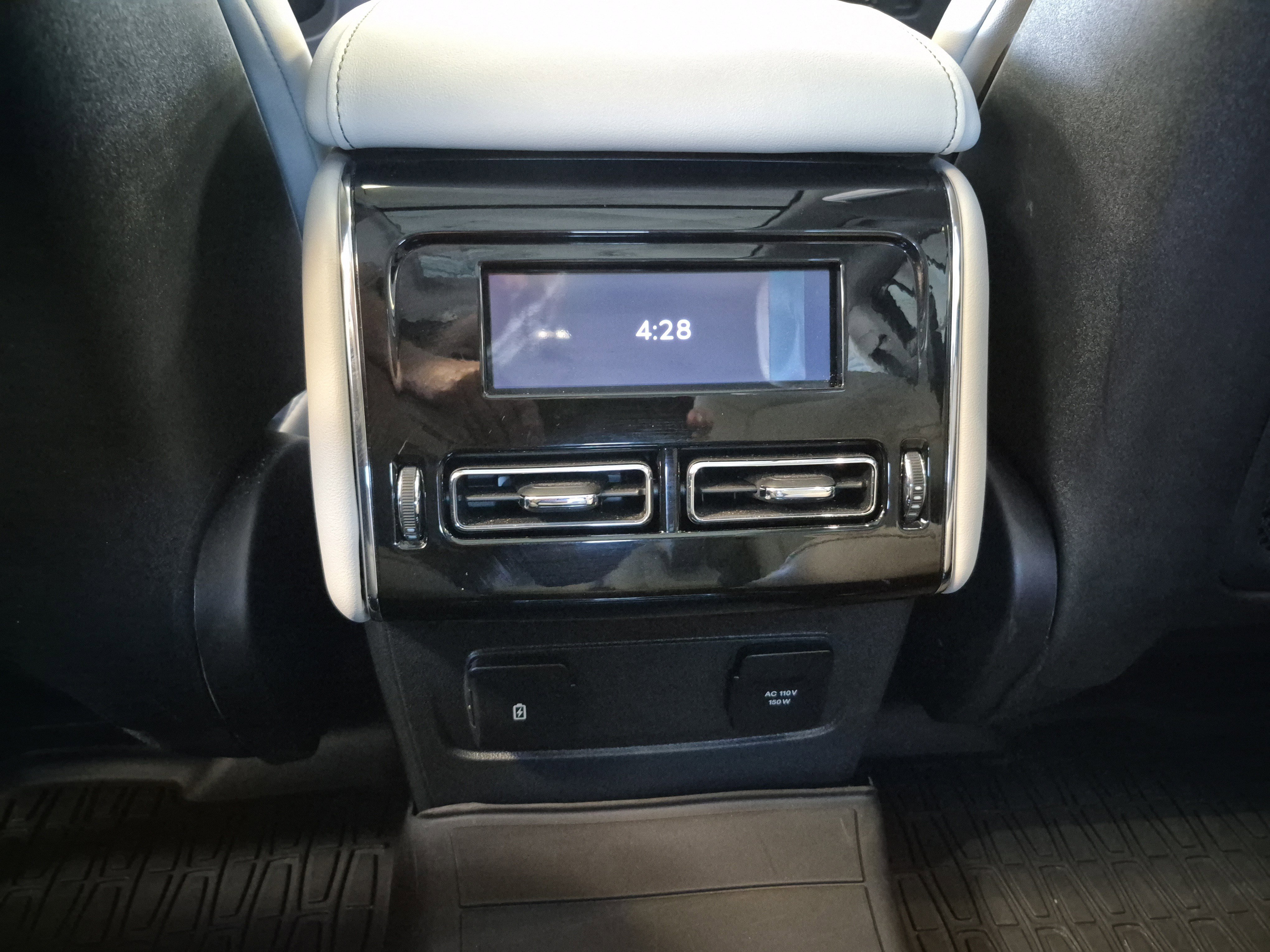 Used 2025 Lincoln Aviator AWD w/ Jet Appearance Package image 20