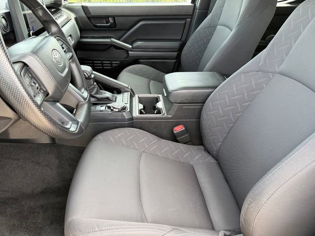 Used 2025 Toyota Tacoma SR5 image 9