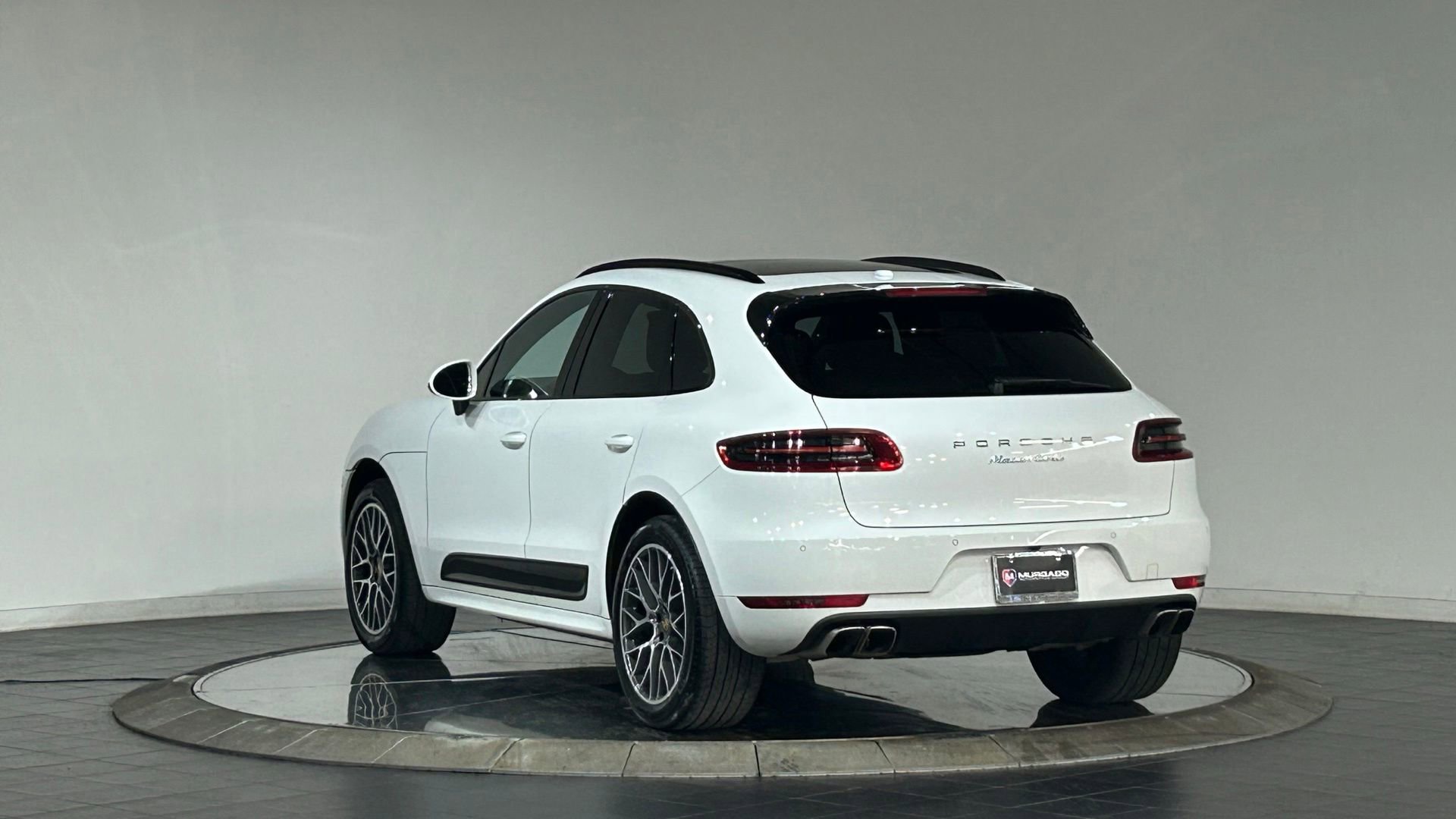 Used 2015 Porsche Macan Turbo AWD/4WD image 7