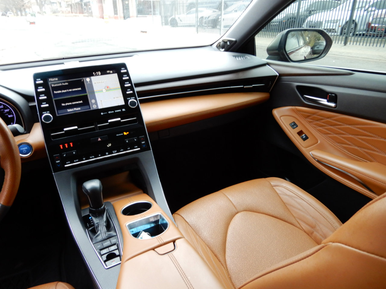 Used 2019 Toyota Avalon Limited image 18