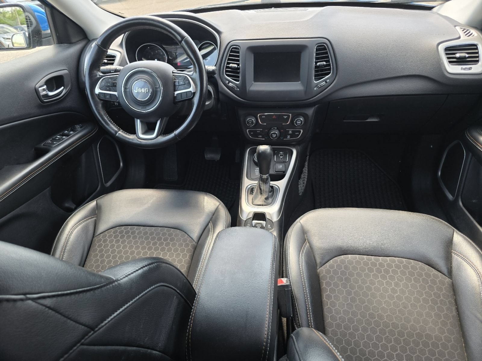 Used 2020 Jeep Compass Latitude w/ Cold Weather Group AWD/4WD image 21