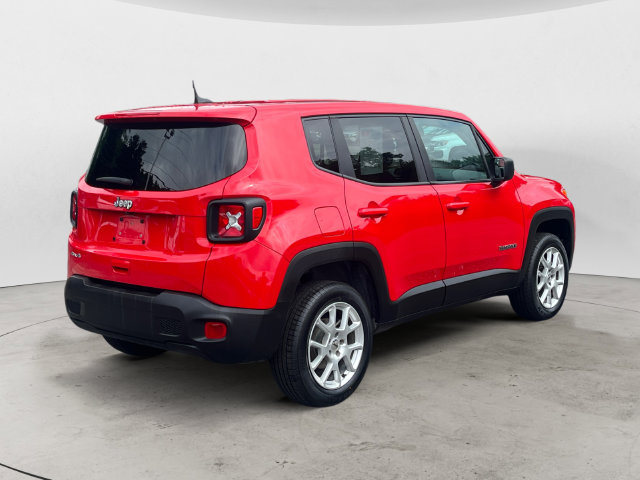Used 2023 Jeep Renegade Latitude AWD/4WD image 5