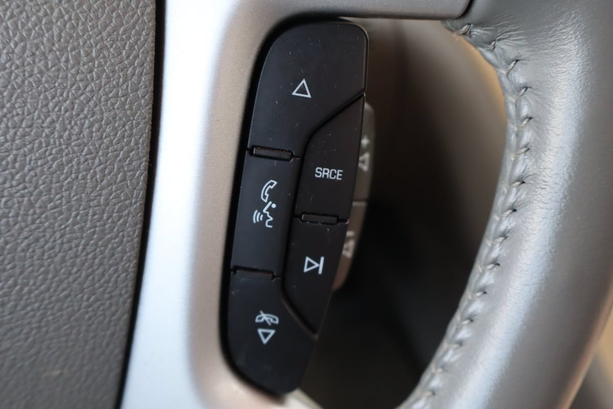 Used 2012 Chevrolet Traverse LT AWD/4WD image 32