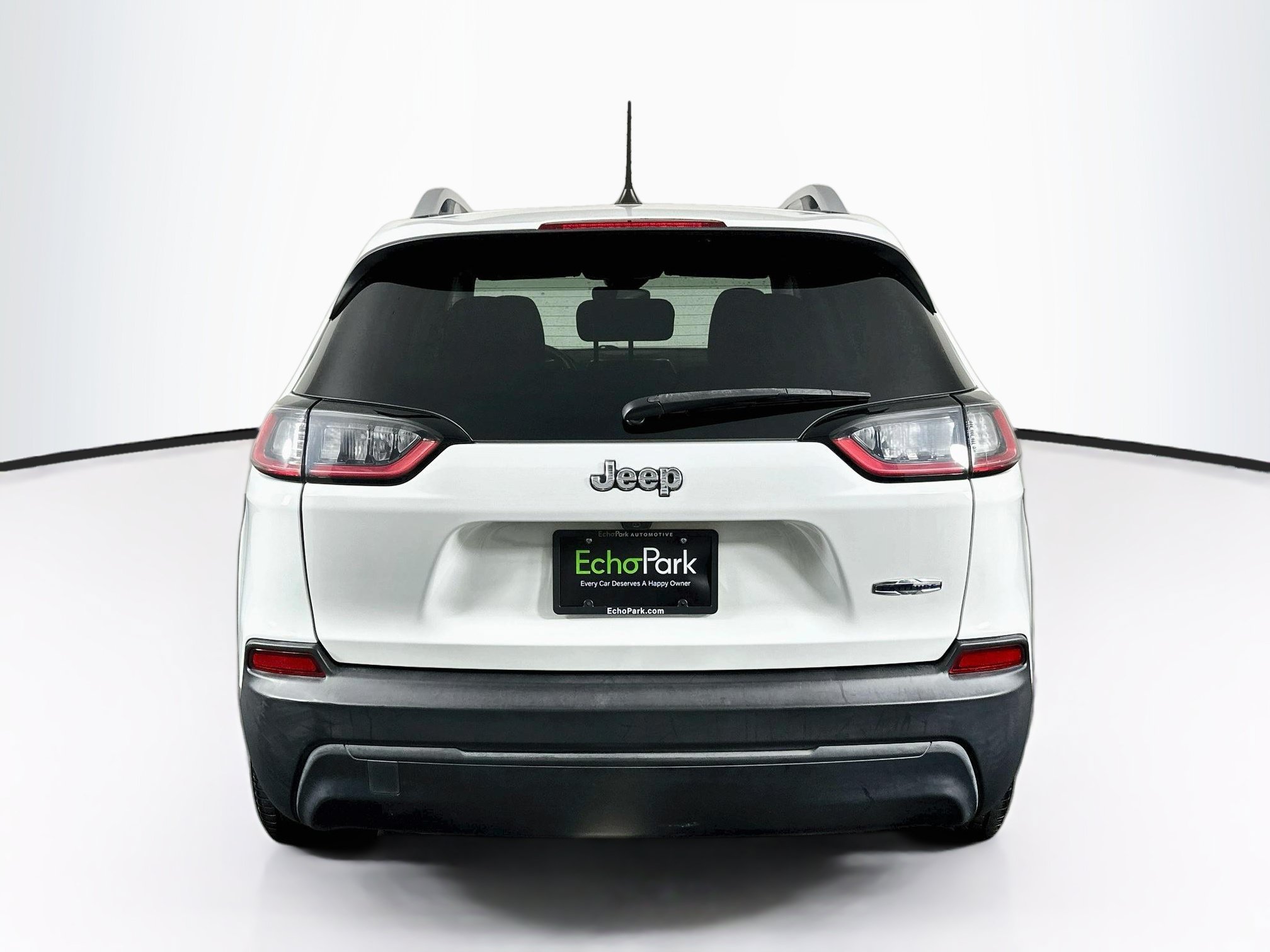 Used 2021 Jeep Cherokee Latitude w/ Mopar Interior Package FWD image 7