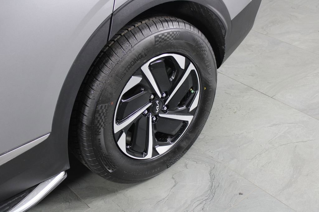 Used 2023 Kia Sportage LX image 10