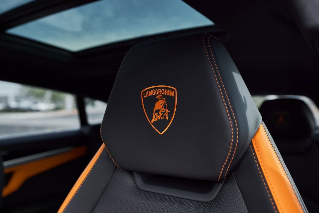 Used 2025 Lamborghini Urus SE image 44