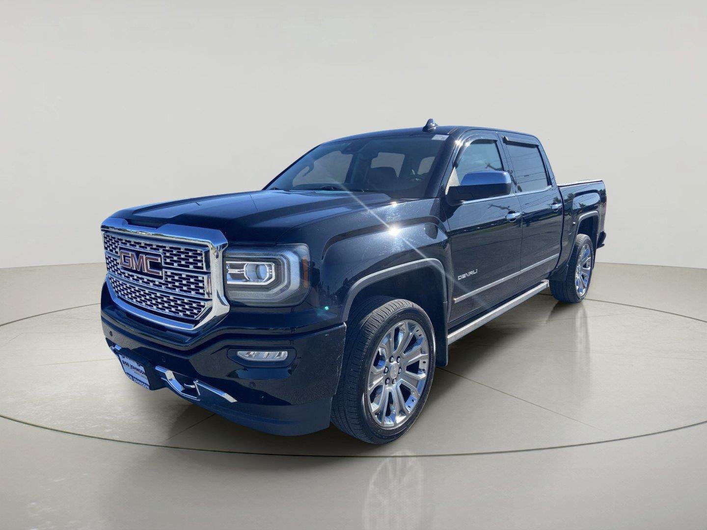 Used 2018 GMC Sierra 1500 Denali w/ Denali Ultimate Package AWD/4WD image 3