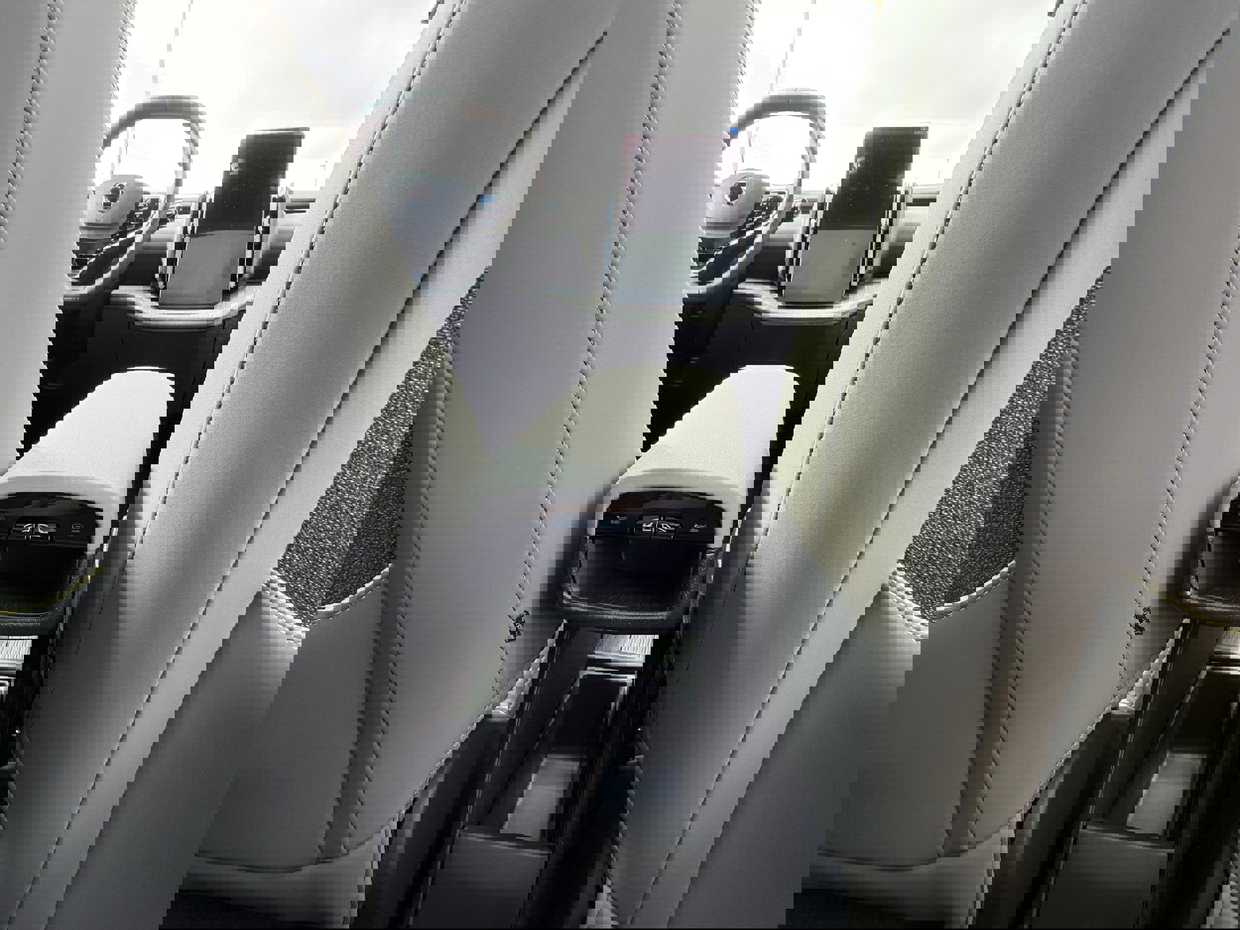 New 2026 Volvo EX30 Plus w/ Protection Package Premier image 11