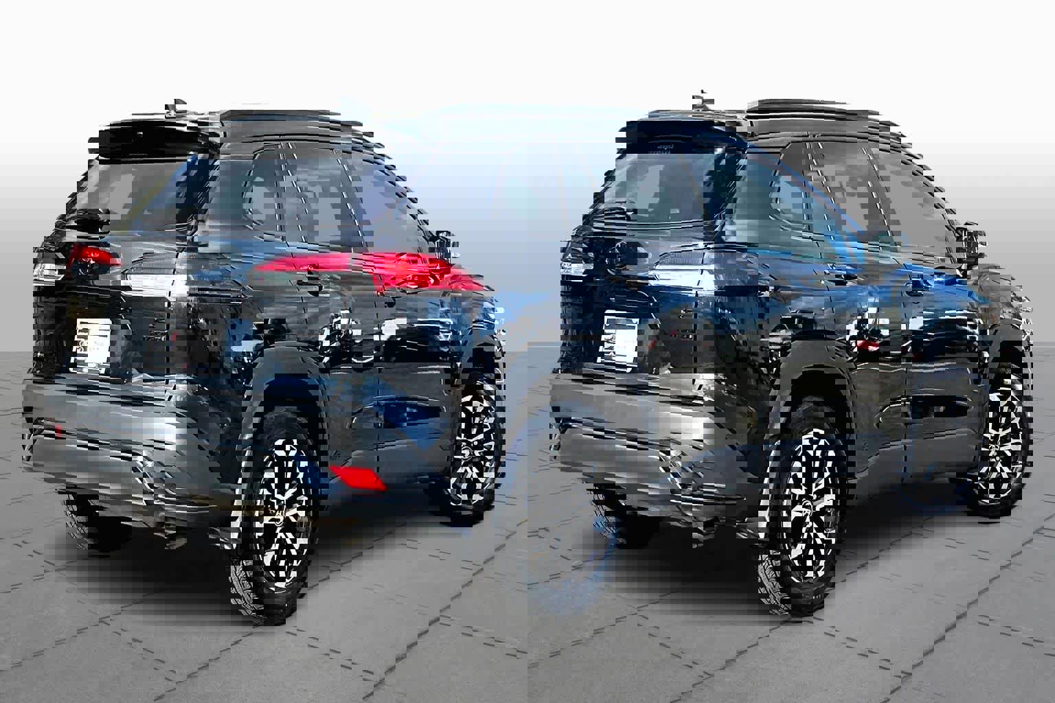 Used 2024 Toyota Corolla Cross SE image 12