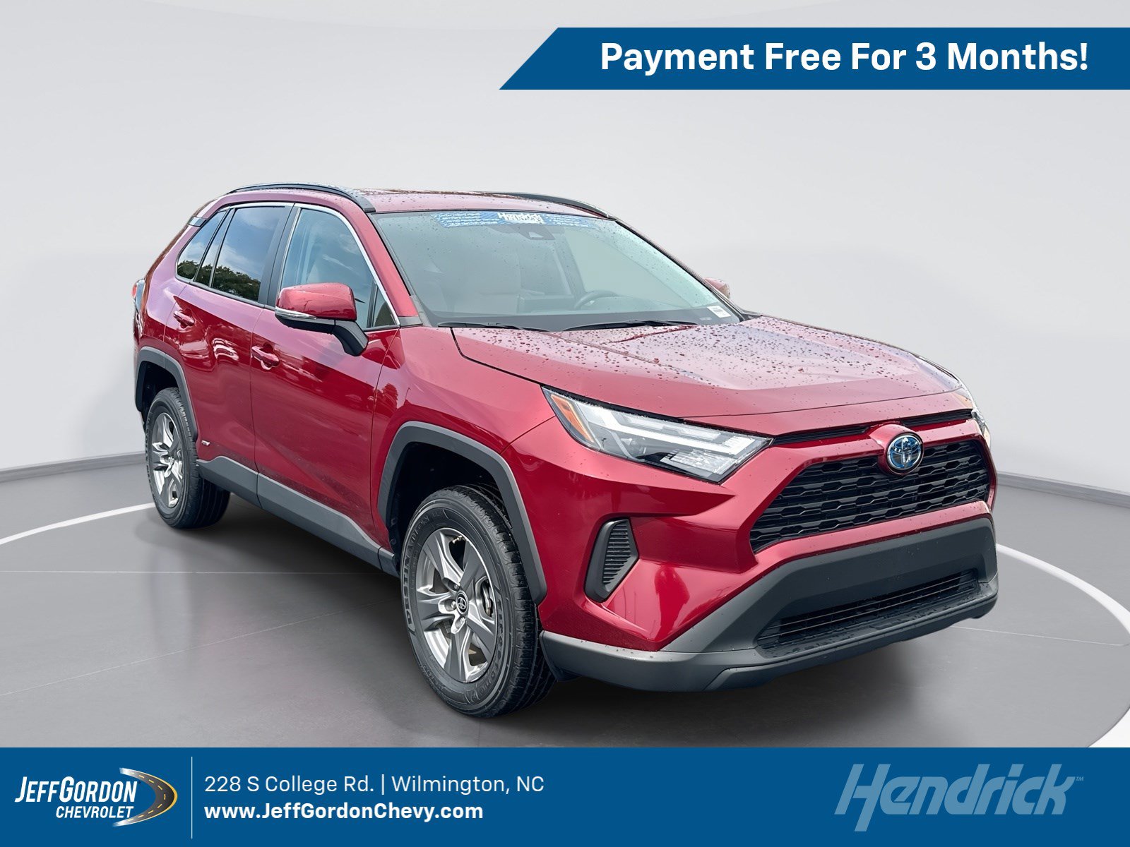 Used 2024 Toyota RAV4 LE AWD/4WD image 1