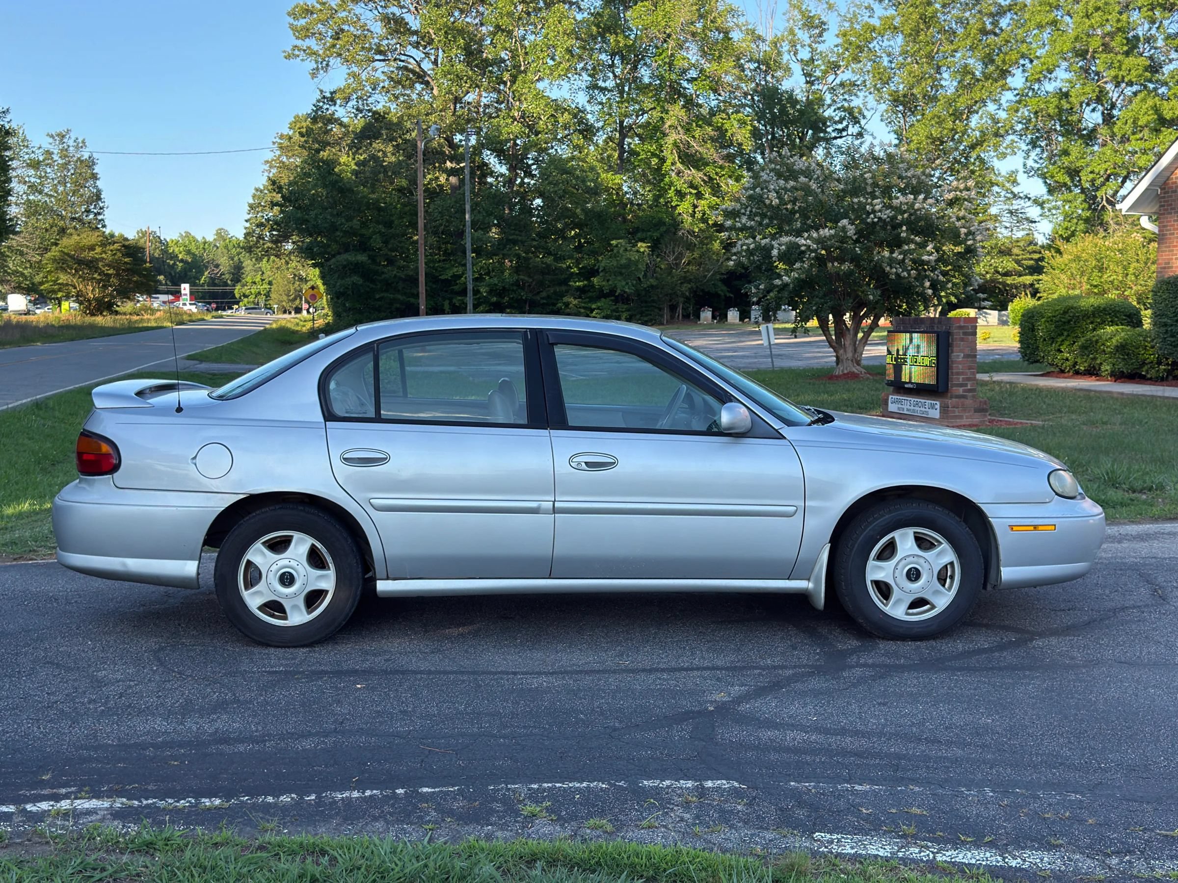 Used 2001 Chevrolet Malibu LS w/ Preferred Equipment Group 1 FWD image 4