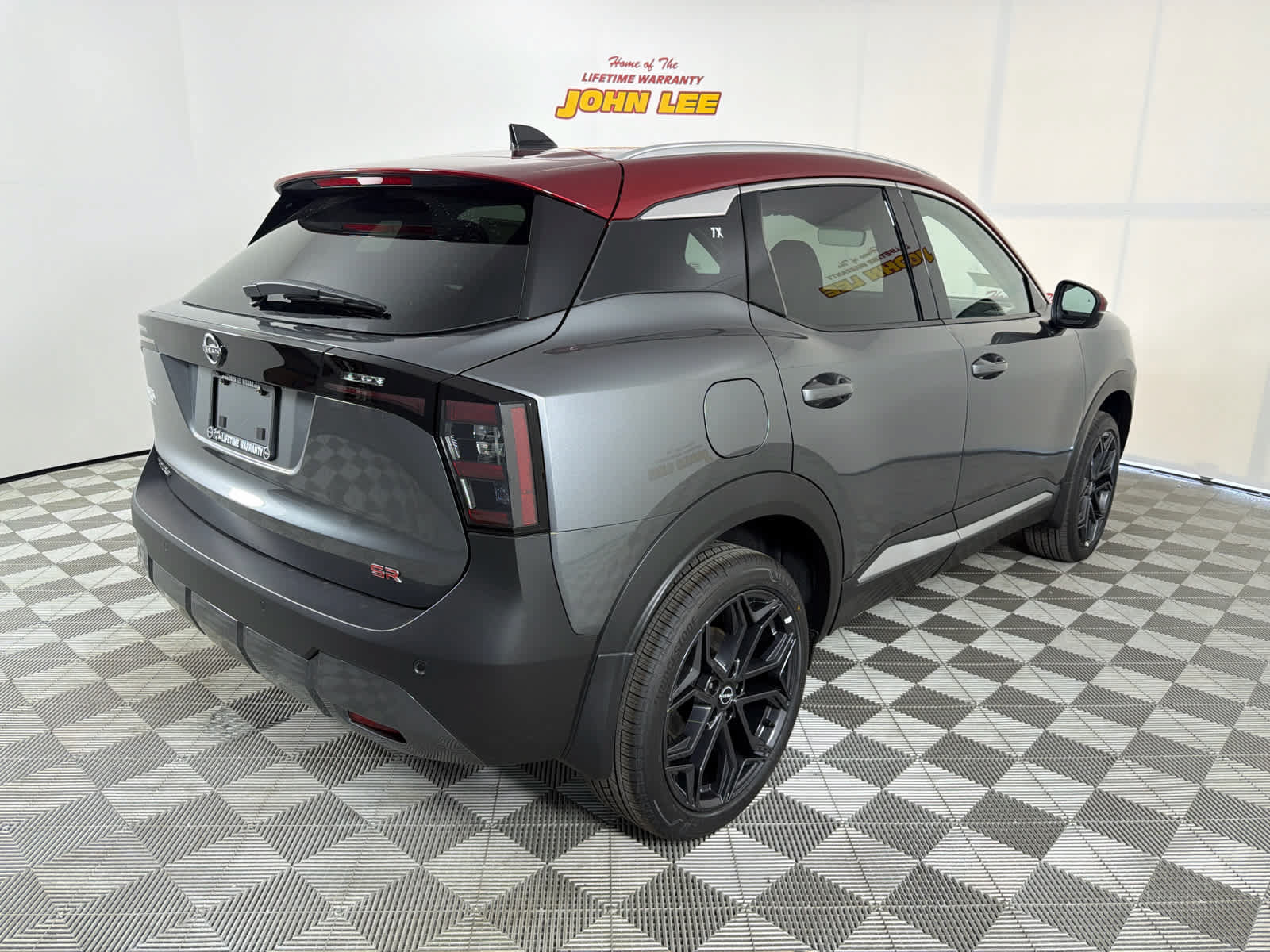 New 2026 Nissan Kicks SR w/ Interior Electronics Package FWD image 6