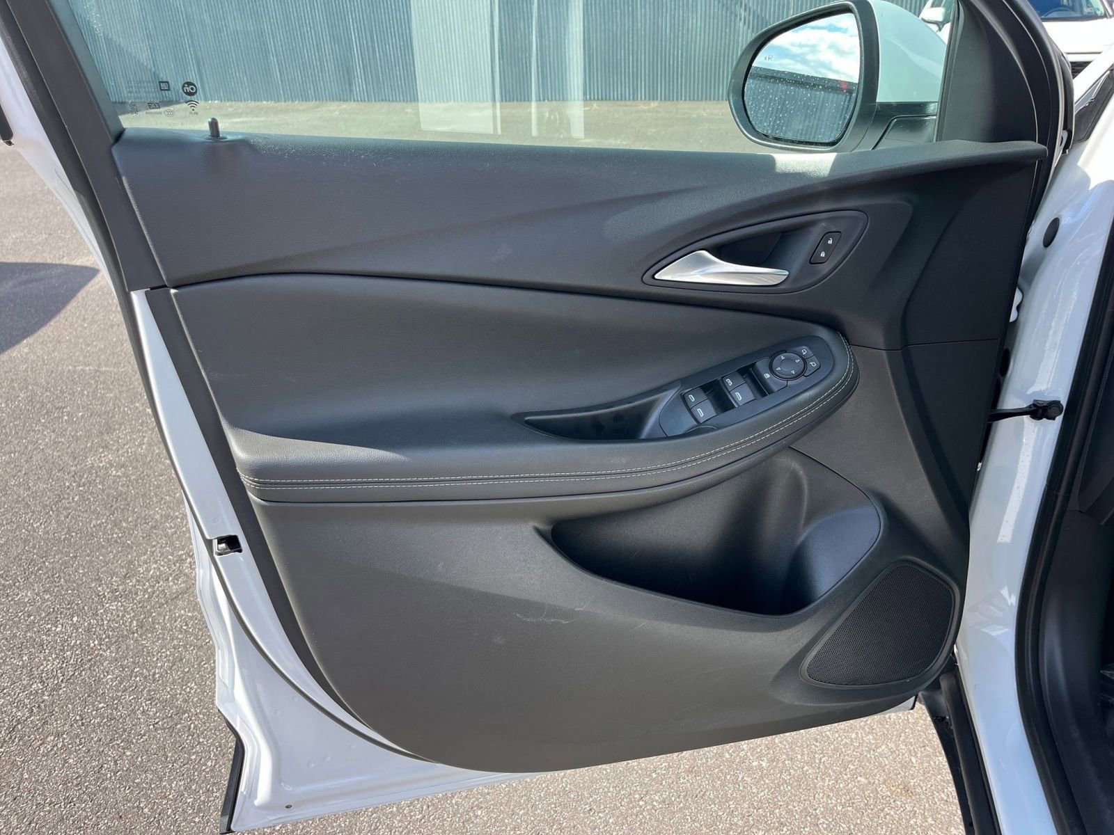 Used 2025 Buick Encore GX Preferred image 20