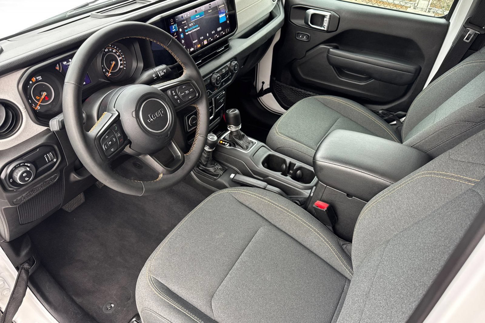 Used 2025 Jeep Gladiator Sport AWD/4WD image 13