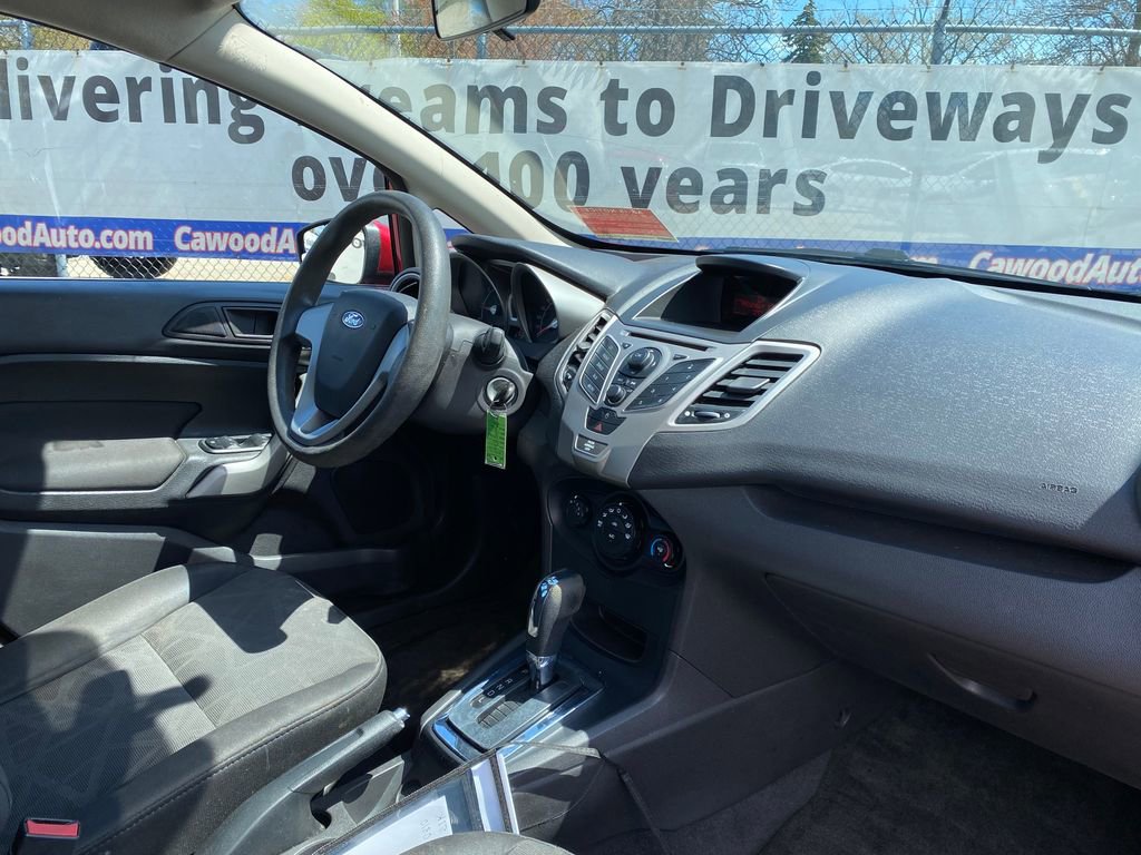 Used 2012 Ford Fiesta SE FWD image 15