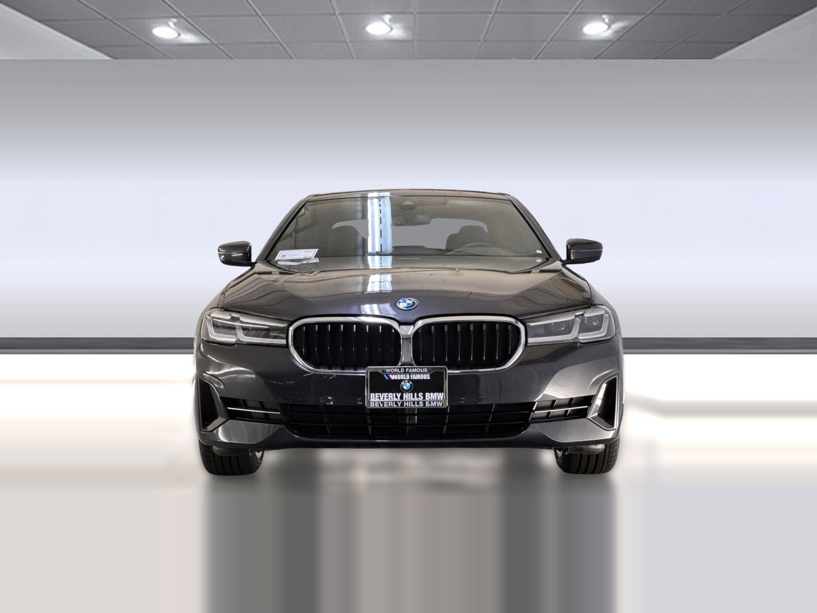 Used 2023 BMW 530e w/ Convenience Package image 5