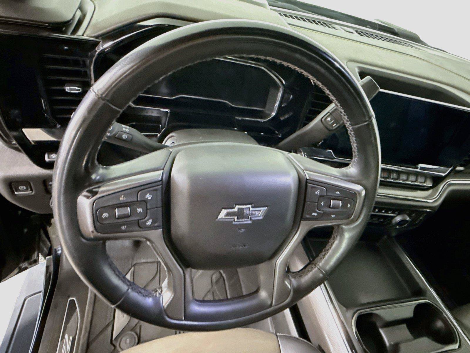 Used 2024 Chevrolet Silverado 2500 ZR2 w/ Technology Package AWD/4WD image 5