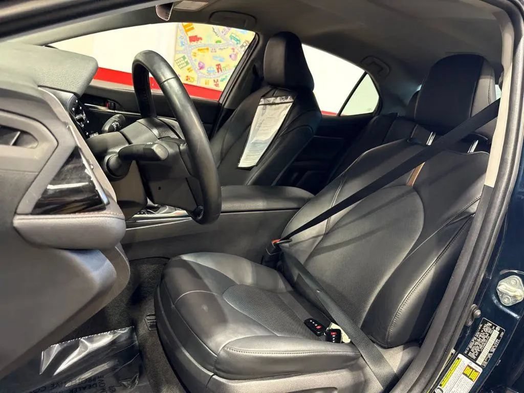 Used 2020 Toyota Camry XLE FWD image 12