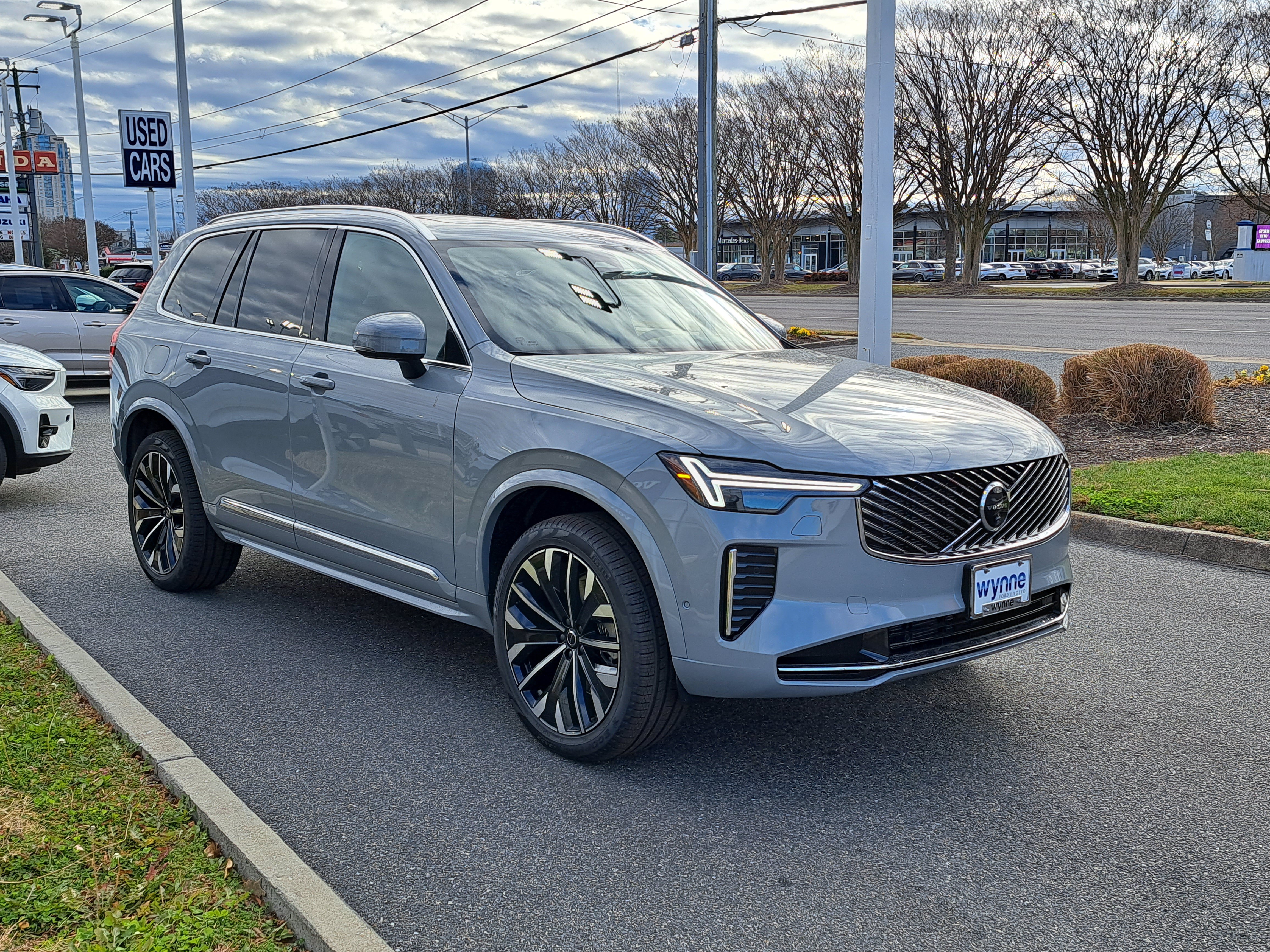 New 2026 Volvo XC90 B6 Ultra w/ Protection Package AWD/4WD image 2