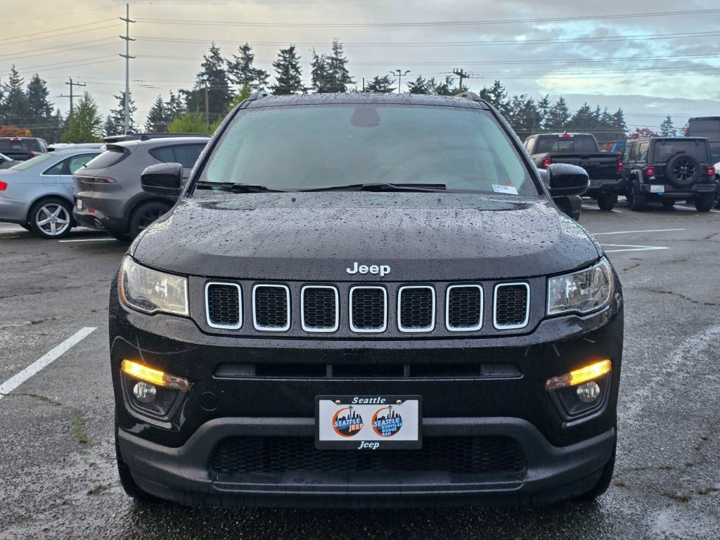 Used 2018 Jeep Compass Latitude w/ Popular Equipment Group FWD image 3