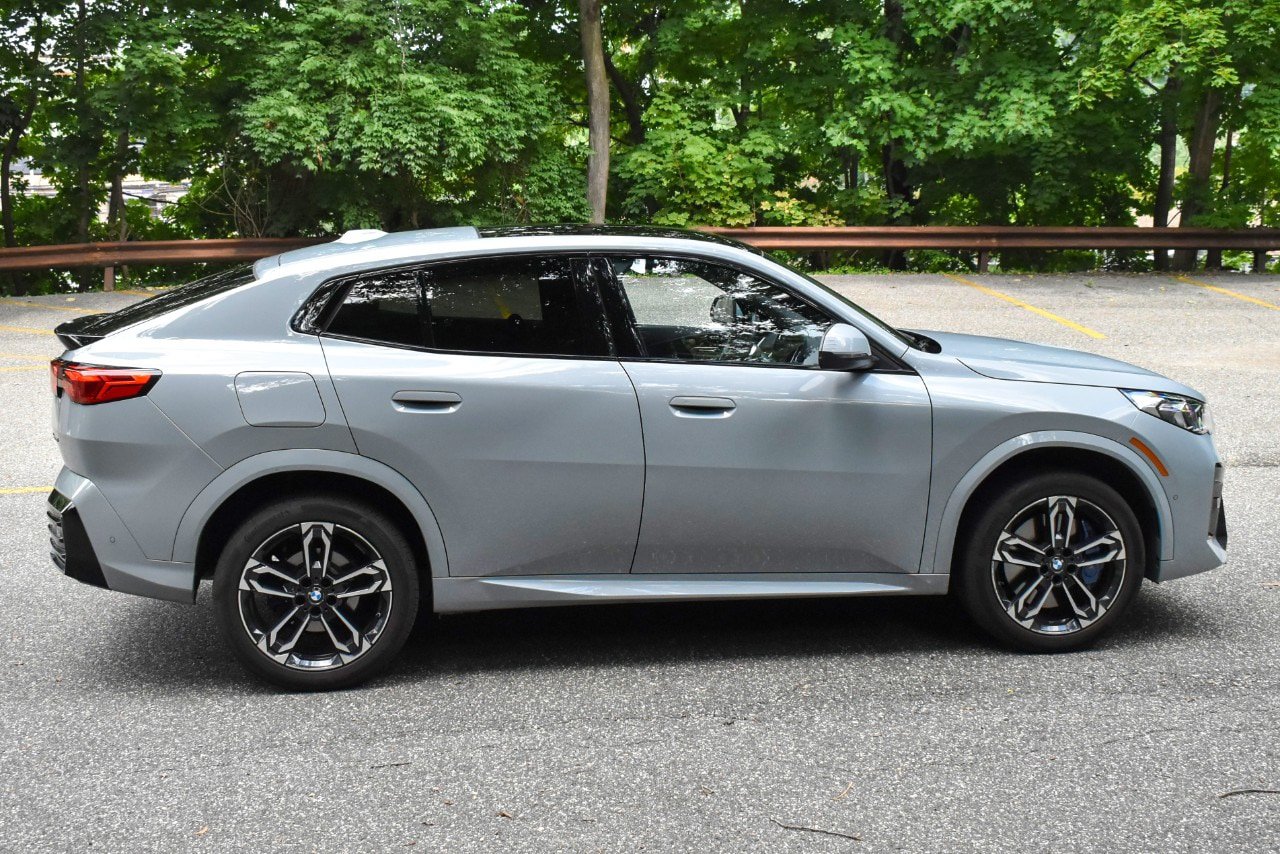 Used 2026 BMW X2 xDrive28i AWD/4WD image 8