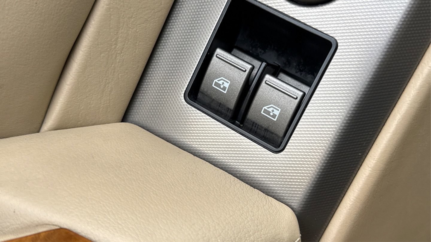Used 2009 Cadillac XLR RWD image 35