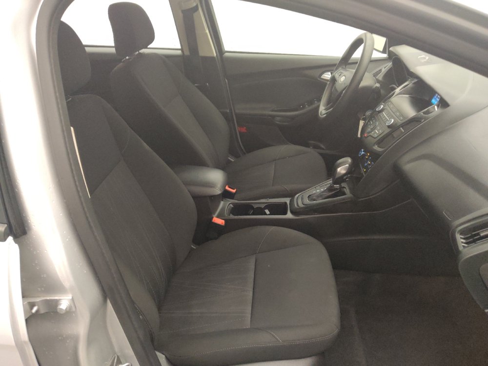 Used 2018 Ford Focus SE FWD image 21