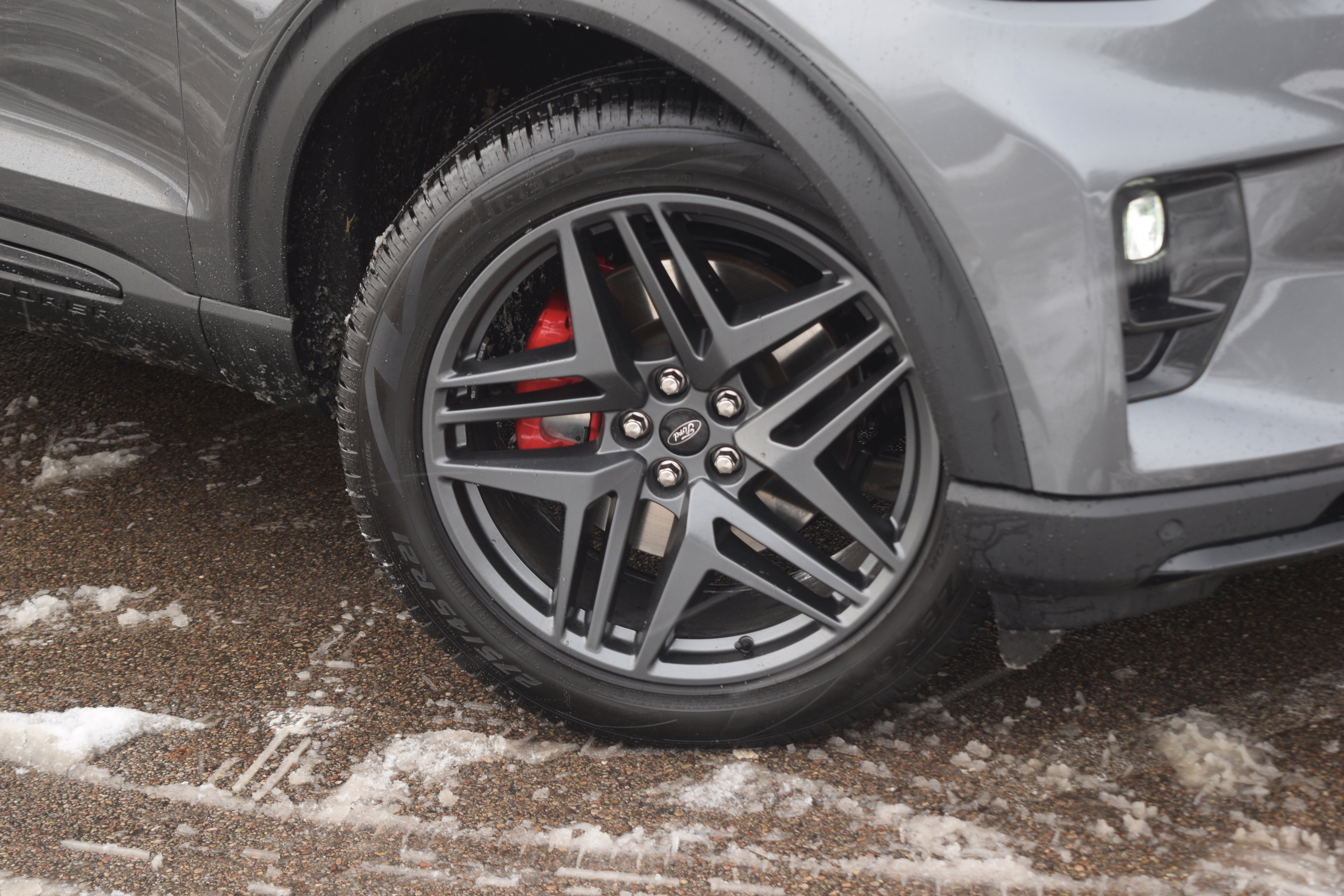 Used 2025 Ford Explorer ST image 31