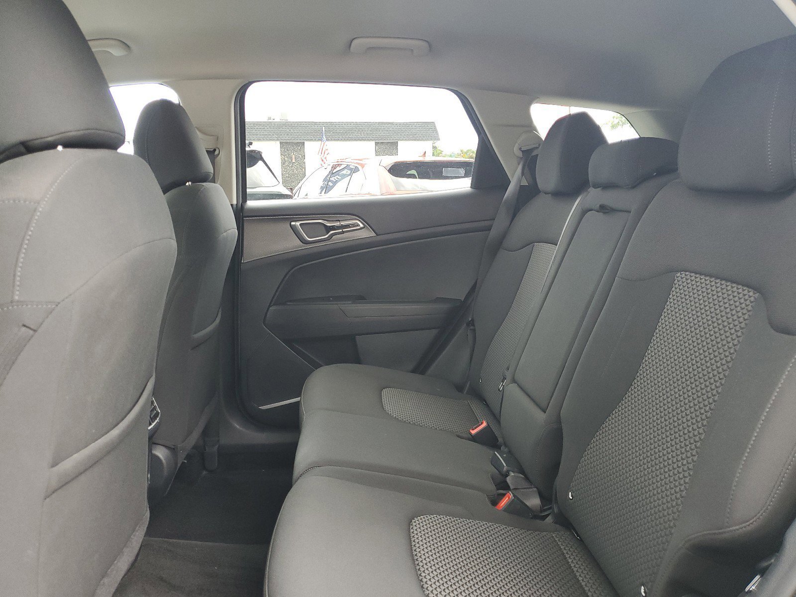 Used 2023 Kia Sportage LX image 12