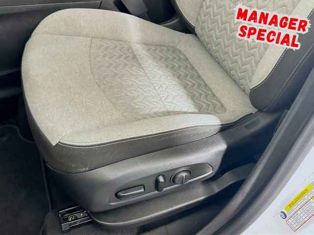 Used 2023 Chevrolet Equinox LT w/ Driver Convenience Package image 20