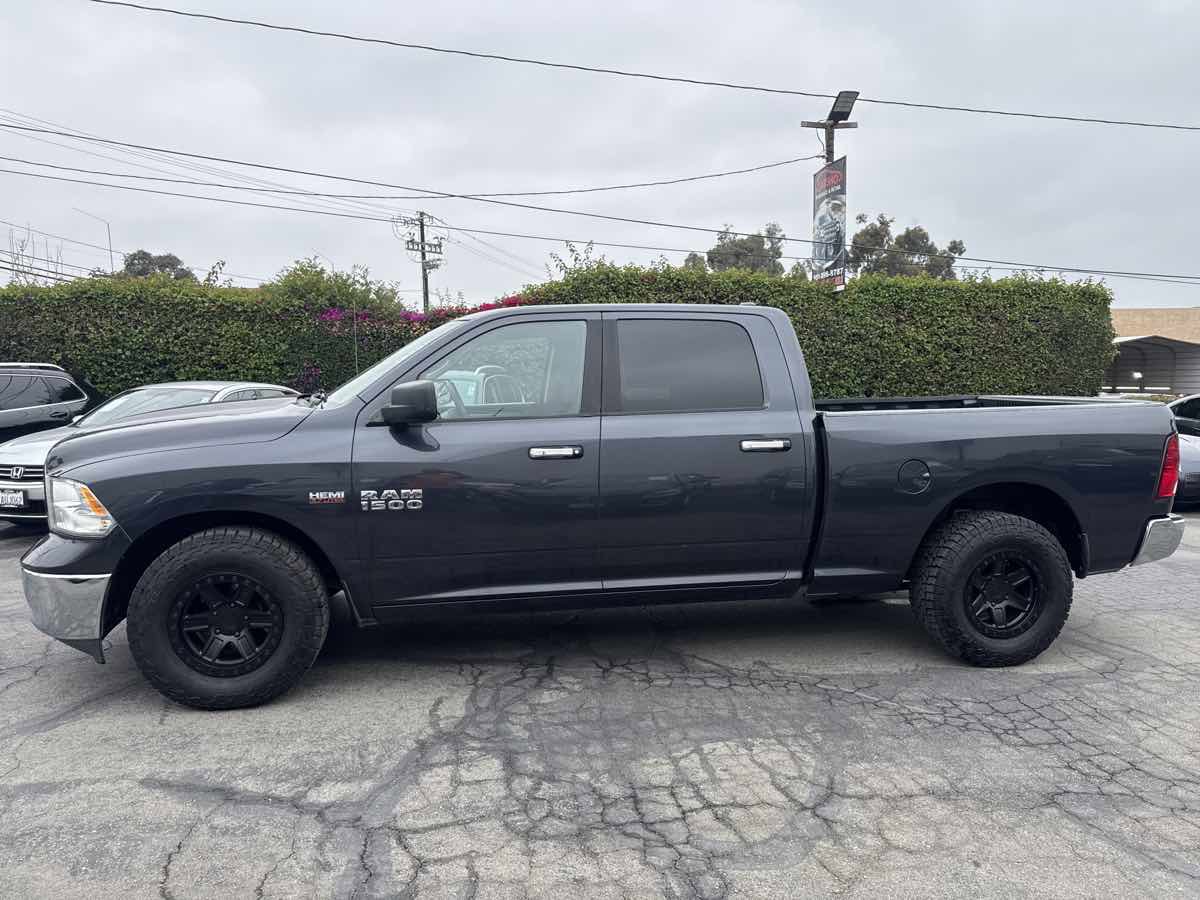Used 2017 RAM 1500 Classic SLT image 4