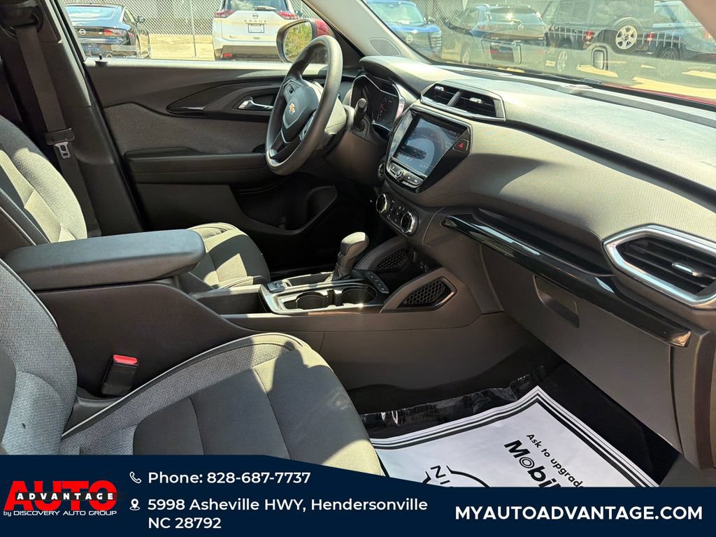 Used 2021 Chevrolet TrailBlazer LT w/ Convenience Package FWD image 34