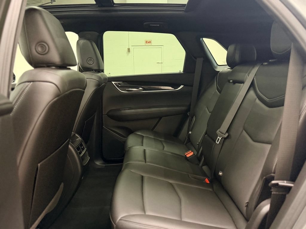 Used 2022 Cadillac XT5 Premium Luxury AWD/4WD image 24
