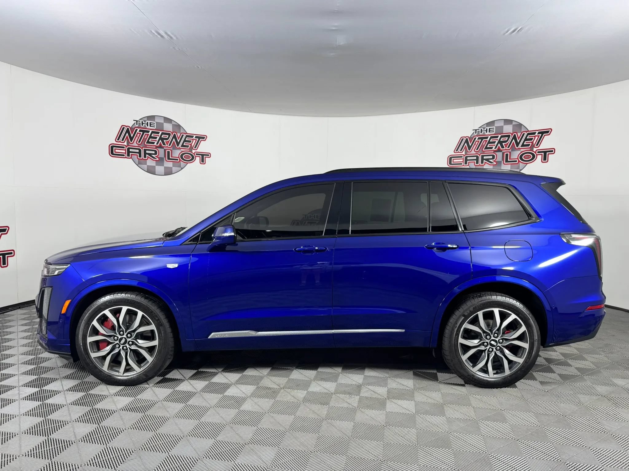 Used 2023 Cadillac XT6 Sport w/ Platinum Package AWD/4WD image 4