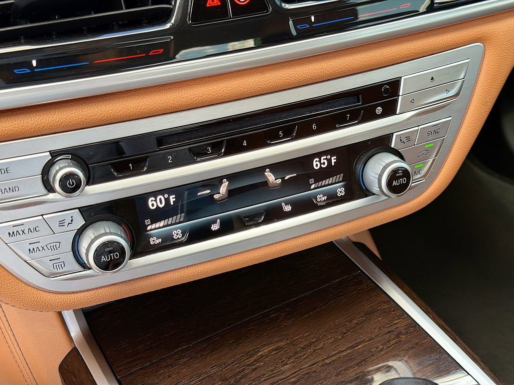 Used 2020 BMW 740i w/ Premium Package image 35