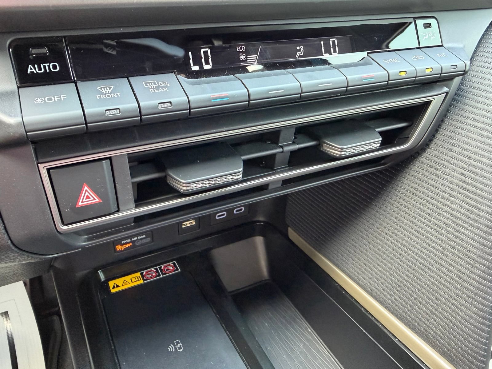 Used 2025 Toyota Camry SE FWD image 22