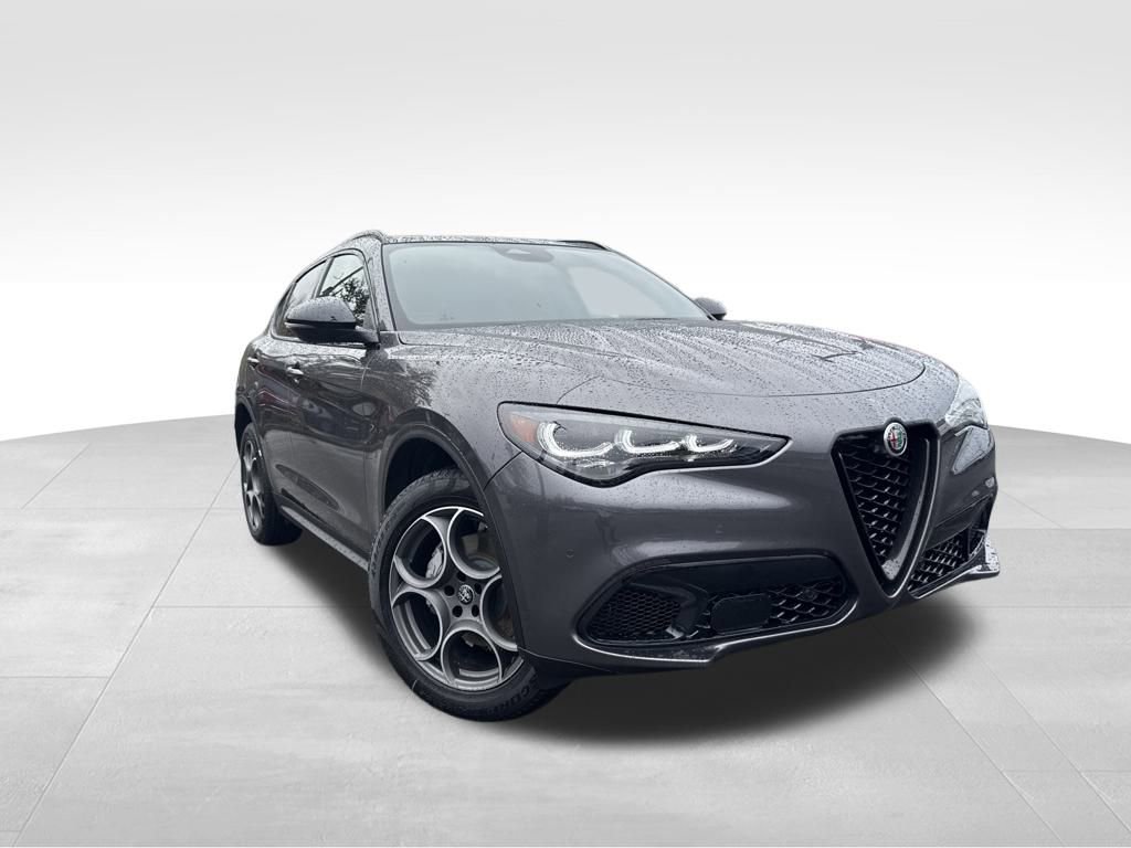 New 2025 Alfa Romeo Stelvio Sprint