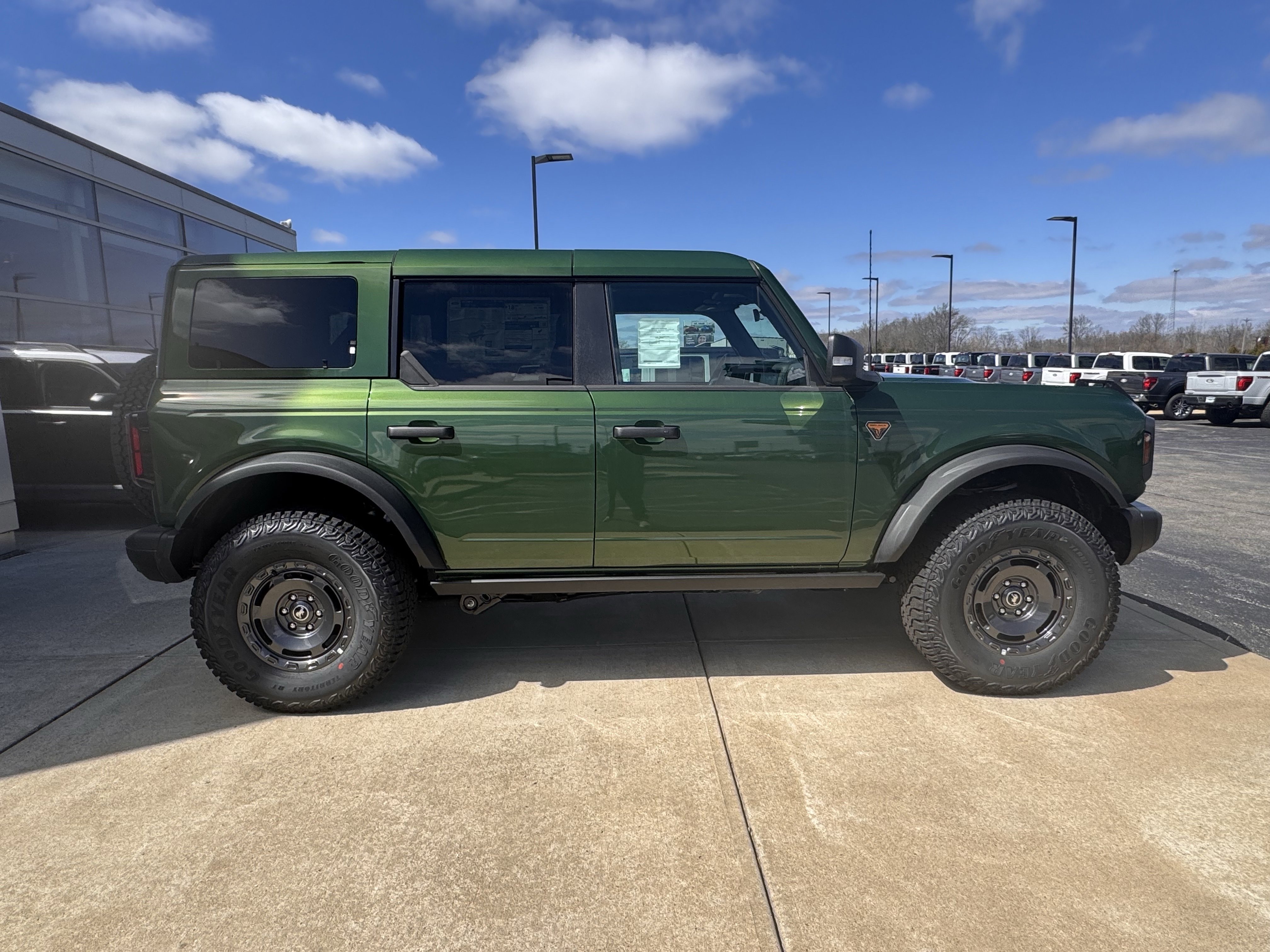New 2025 Ford Bronco Badlands image 5