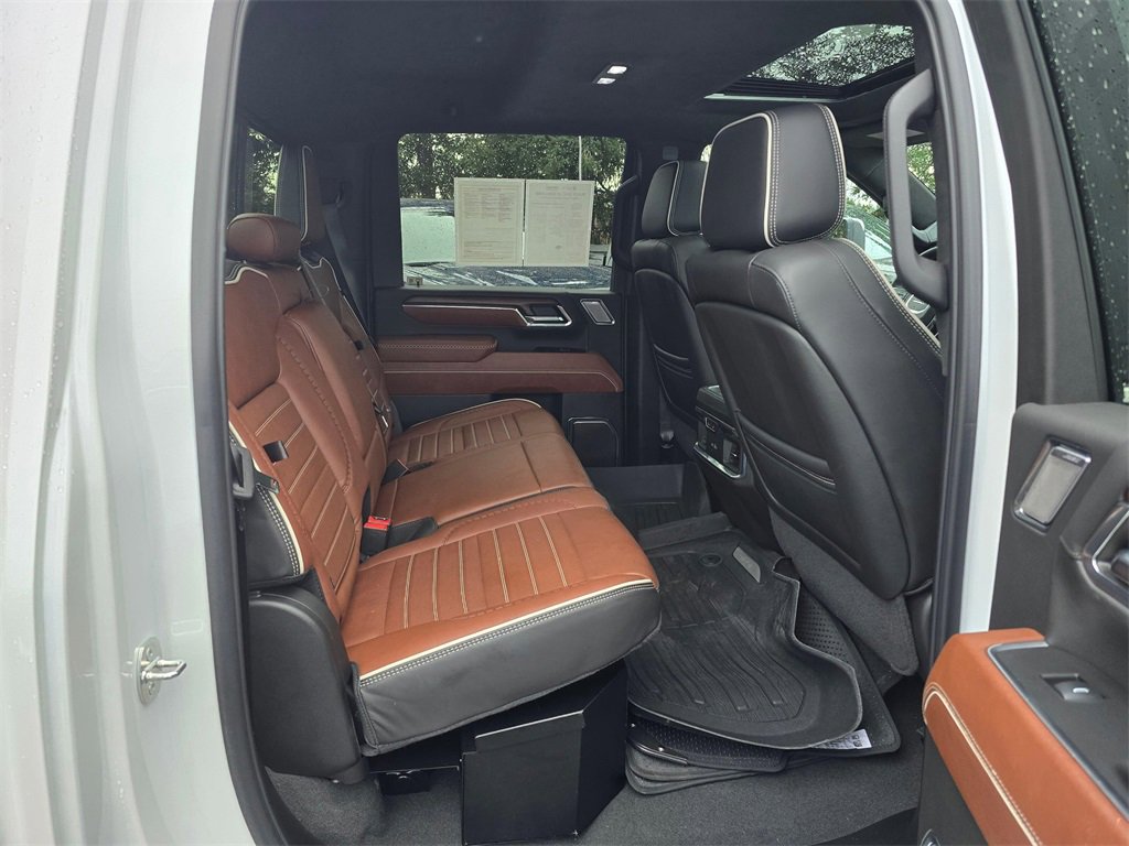 Used 2024 GMC Sierra 3500 Denali Ultimate image 12